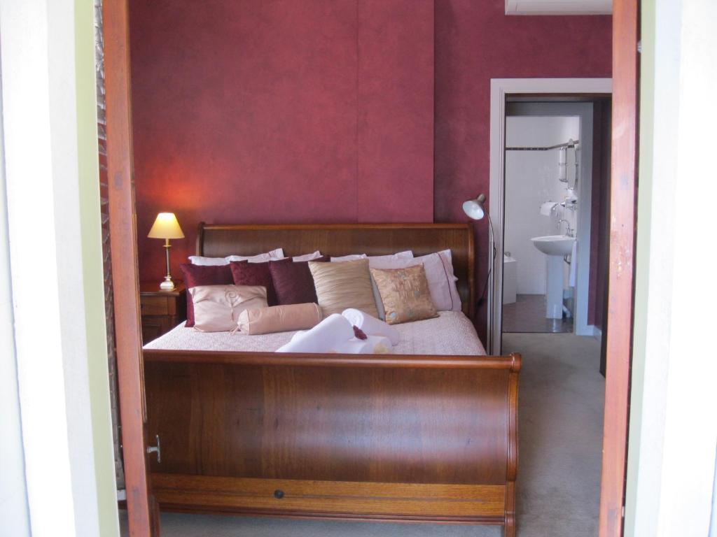 Monument Room 6